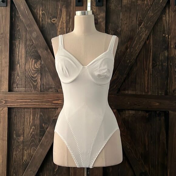 Olga white Shapewear wired Sz-34C - Picture 1 of 10